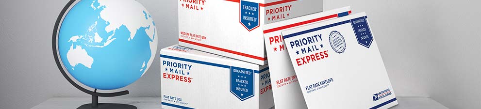 Priority Mail International 和 Priority Mail Express International 统一邮资包装盒可实现快速投递和 USPS 追踪。
